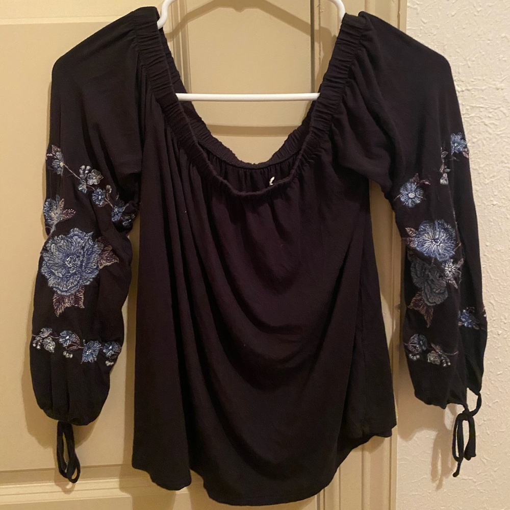 AE floral stitched top